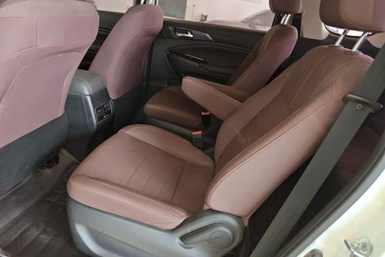 Used CHANGAN OSHAN A800 2017 1.6L Manual Comfort Model Left Rear Seat