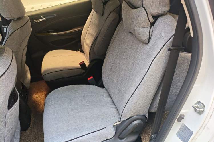 Used CHANGAN OSHAN A800 2017 1.5T Automatic ZhiZun Model Left Rear Seat