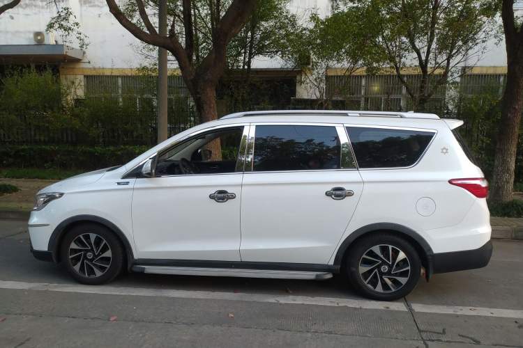Used CHANGAN OSHAN A800 2017 1.5T Automatic ZhiZun Model Left Side