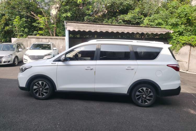 Used CHANGAN OSHAN A800 2017 1.5T Automatic ZhiZun Model Left Side