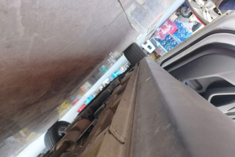 Used CHANGAN OSHAN A800 2017 1.6L Manual Luxury Model Left Side Sill
