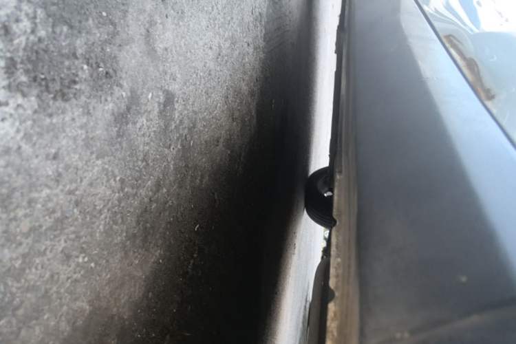 Used CHANGAN OSHAN A800 2017 1.6L Manual Comfort Model Left Side Sill