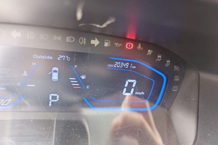 Used CHANGAN OSHAN A800 2017 1.5T Automatic Comfort Model Odometer Close Up