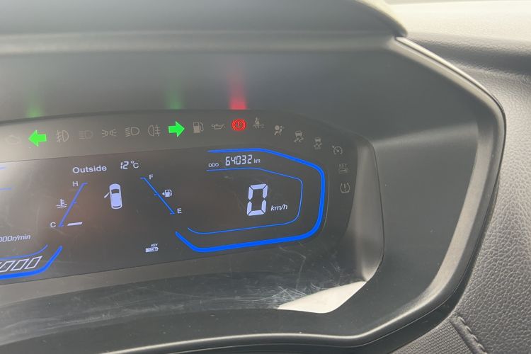 Used CHANGAN OSHAN A800 2017 1.5T Manual Luxury Model Odometer Close Up