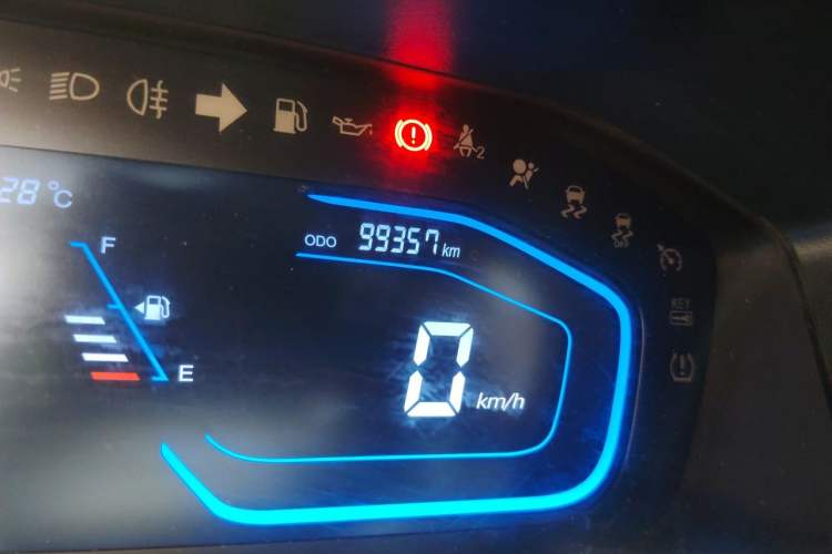 Used CHANGAN OSHAN A800 2017 1.6L Manual Comfort Model Odometer Close Up