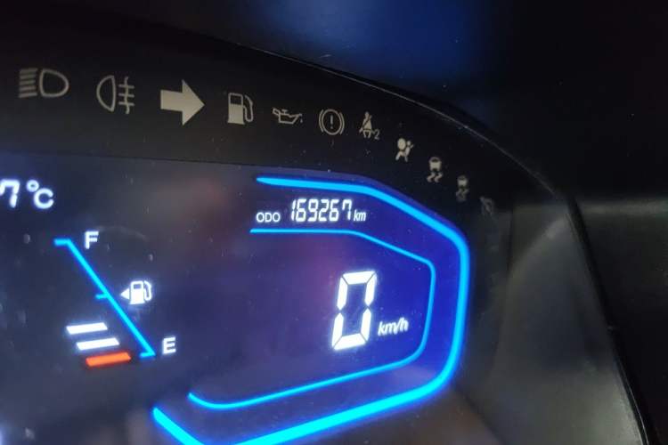 Used CHANGAN OSHAN A800 2017 1.5T Automatic ZhiZun Model Odometer Close Up