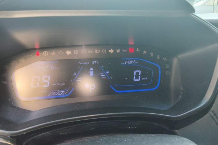 Used CHANGAN OSHAN A800 2017 1.5T Automatic Standard Model Odometer Close Up
