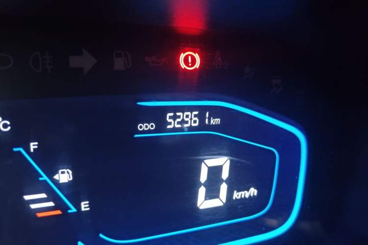 Used CHANGAN OSHAN A800 2017 1.5T Automatic Luxury Model Odometer Close Up