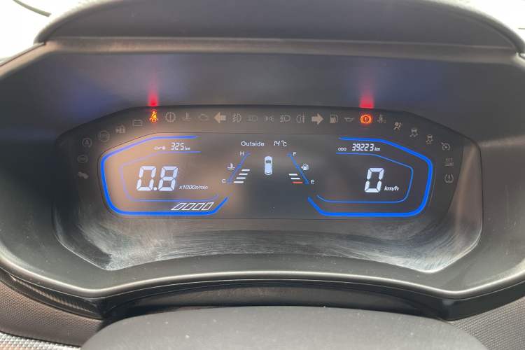 Used CHANGAN OSHAN A800 2017 1.6L Manual Comfort Model Odometer Close Up
