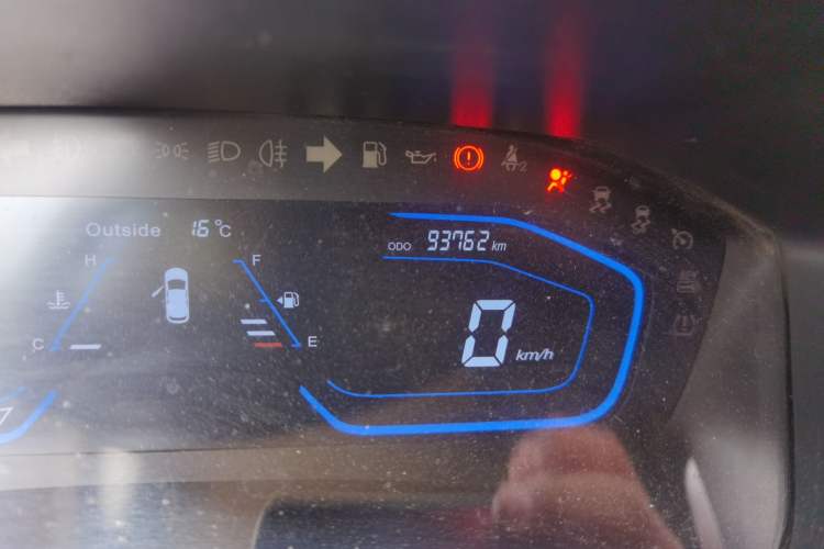 Used CHANGAN OSHAN A800 2017 1.6L Manual Luxury Model Odometer Close Up