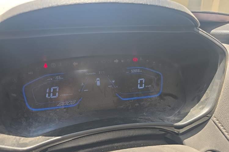 Used CHANGAN OSHAN A800 2017 1.6L Manual Comfort Model Odometer Close Up