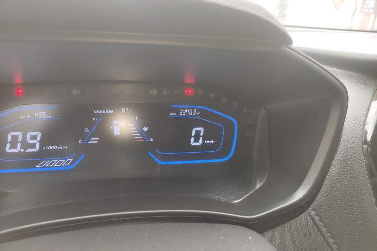 Used CHANGAN OSHAN A800 2017 1.6L Manual Comfort Model Odometer Close Up