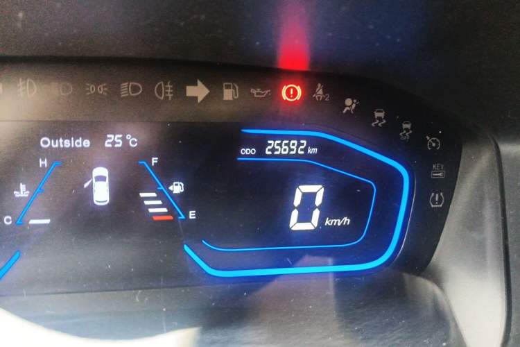 Used CHANGAN OSHAN A800 2017 1.6L Manual Luxury Model Odometer Close Up