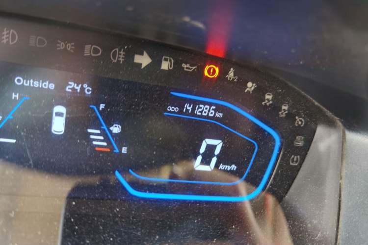 Used CHANGAN OSHAN A800 2017 1.6L Manual Comfort Model Odometer Close Up