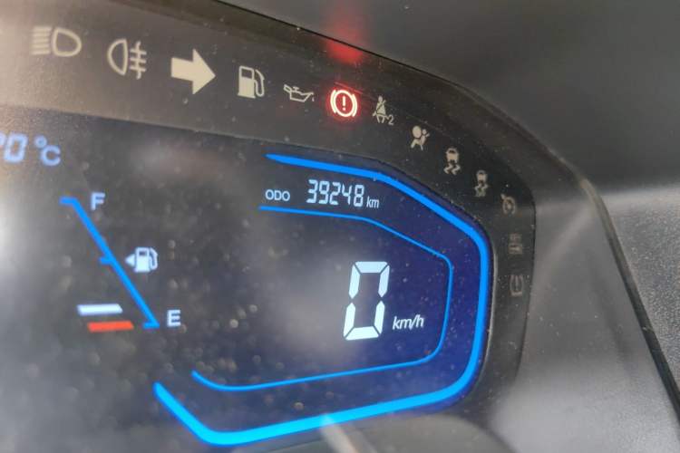 Used CHANGAN OSHAN A800 2017 1.6L Manual Luxury Model Odometer Close Up
