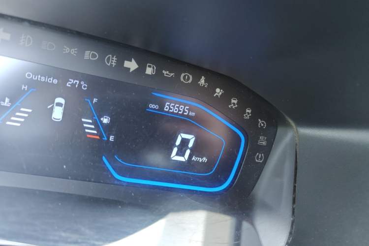 Used CHANGAN OSHAN A800 2017 1.6L Manual Standard Edition Odometer Close Up