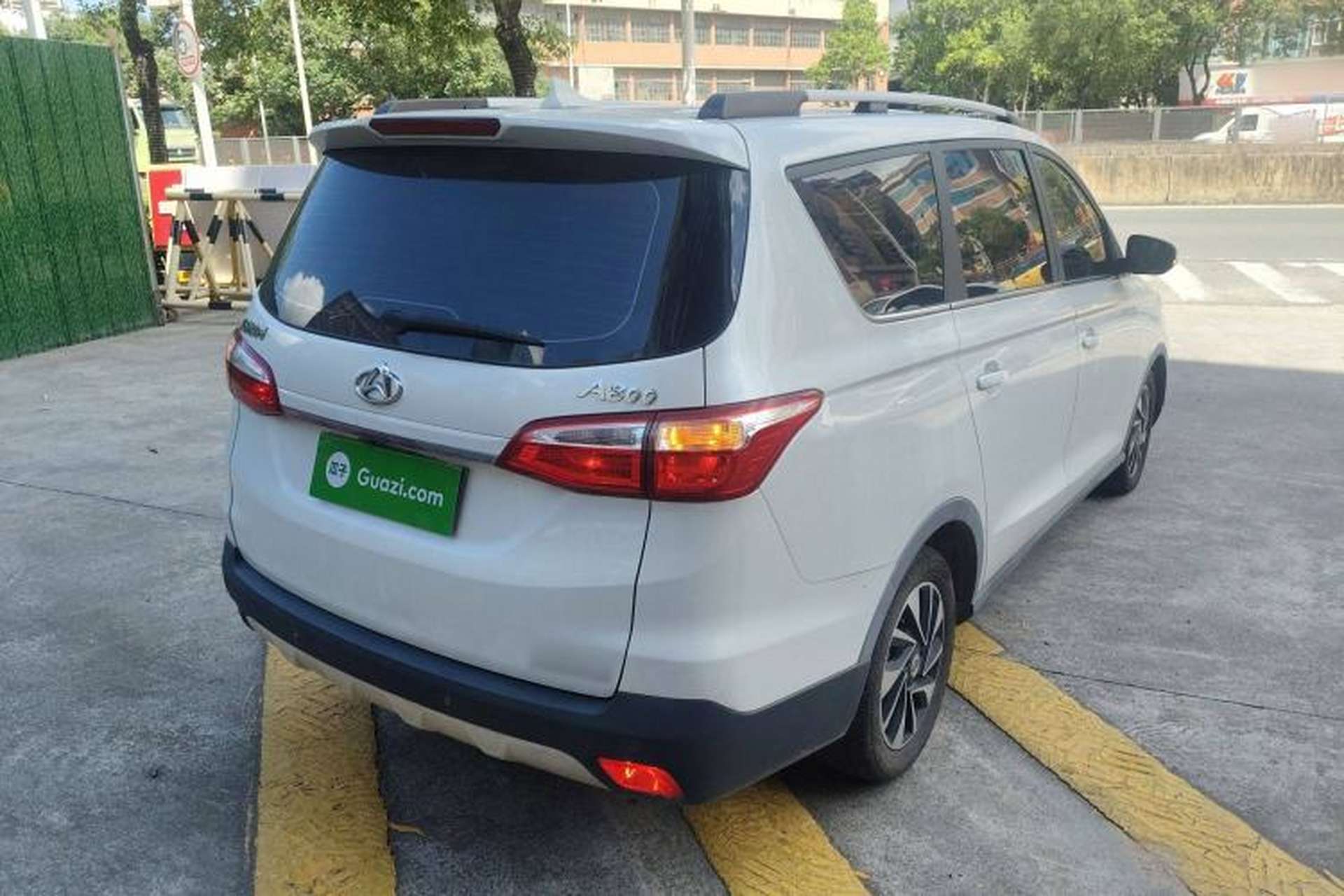 Used CHANGAN OSHAN A800 2017 1.5T Manual Luxury Model Rear Right 45 Deg
