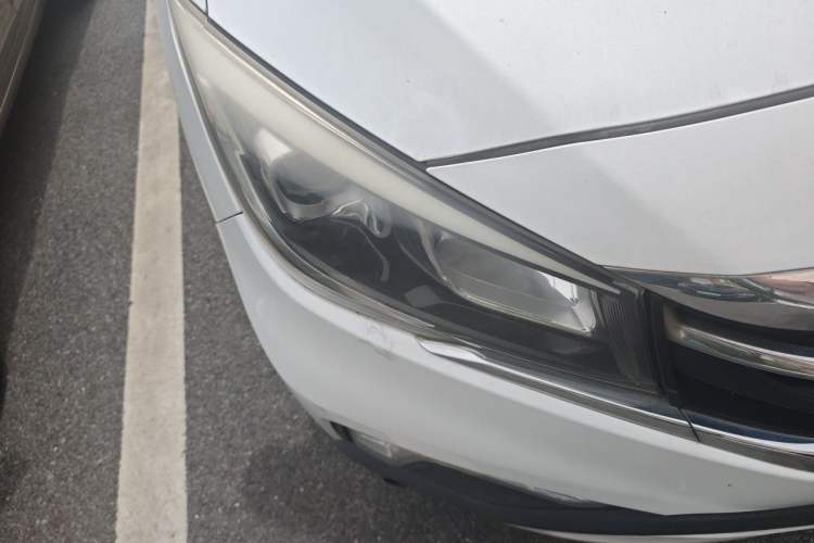 Used CHANGAN OSHAN A800 2017 1.5T Automatic Comfort Model Right Front Headlight