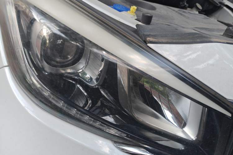 Used CHANGAN OSHAN A800 2017 1.5T Automatic Luxury Model Right Front Headlight