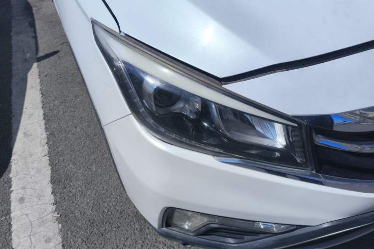 Used CHANGAN OSHAN A800 2017 1.5T Automatic ZhiZun Model Right Front Headlight