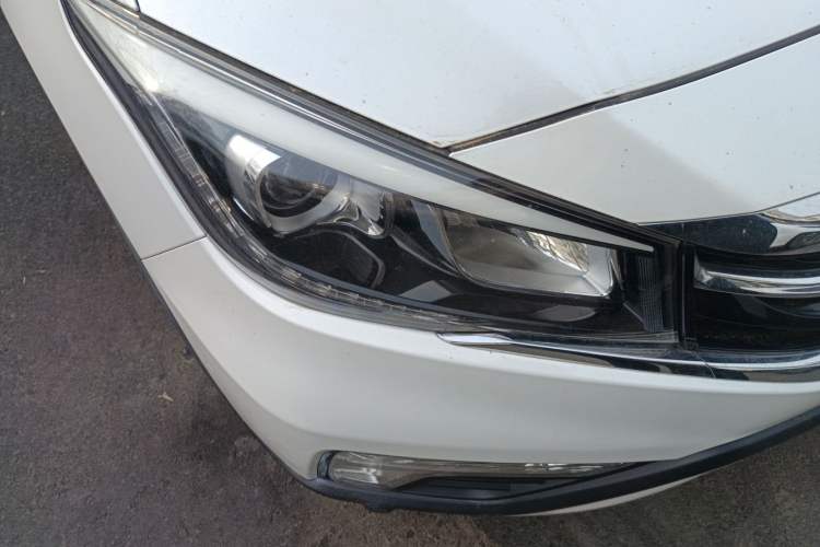Used CHANGAN OSHAN A800 2017 1.5T Manual Luxury Model Right Front Headlight