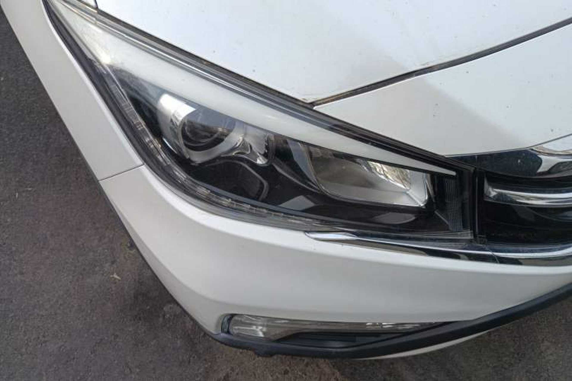 Used CHANGAN OSHAN A800 2017 1.5T Manual Luxury Model Right Front Headlight