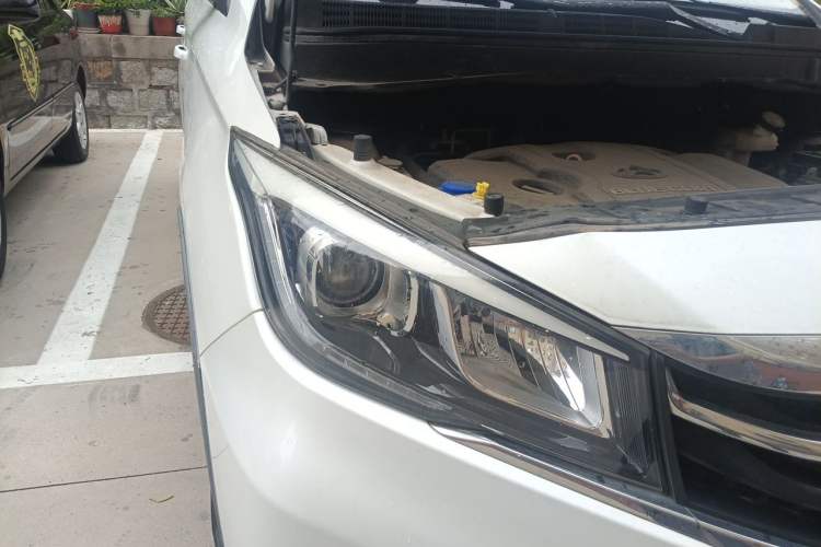Used CHANGAN OSHAN A800 2017 1.6L Manual Luxury Model Right Front Headlight