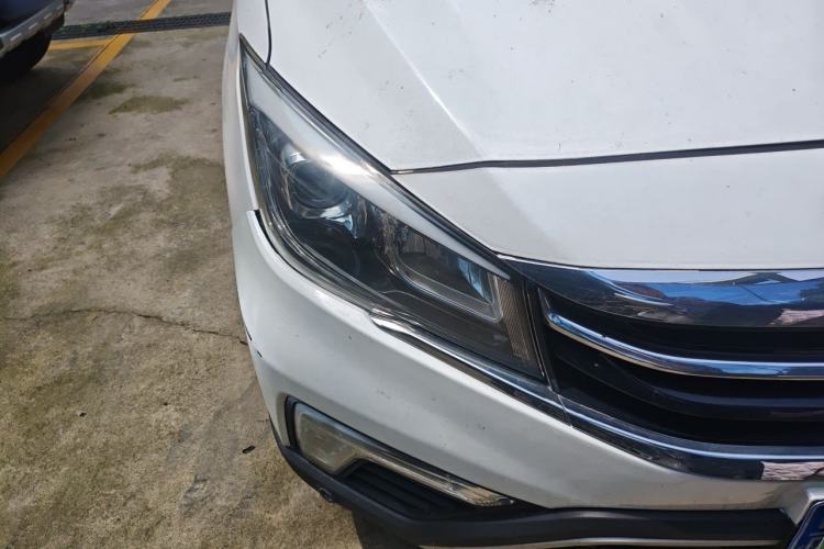 Used CHANGAN OSHAN A800 2017 1.5T Automatic ZhiZun Model Right Front Headlight