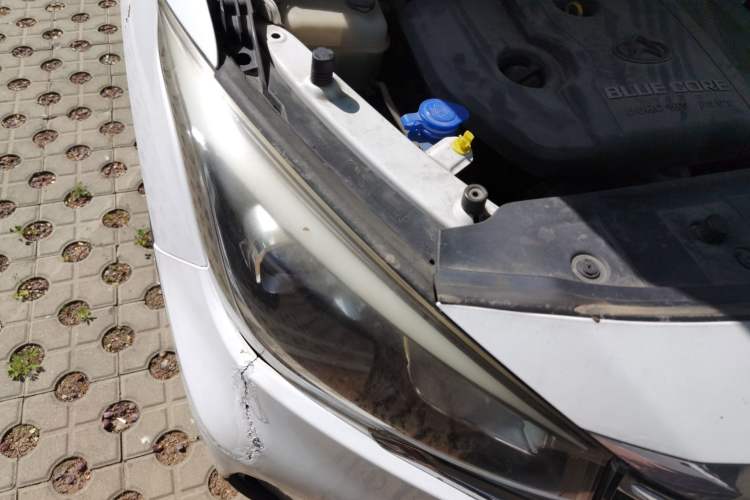 Used CHANGAN OSHAN A800 2017 1.6L Manual Comfort Model Right Front Headlight