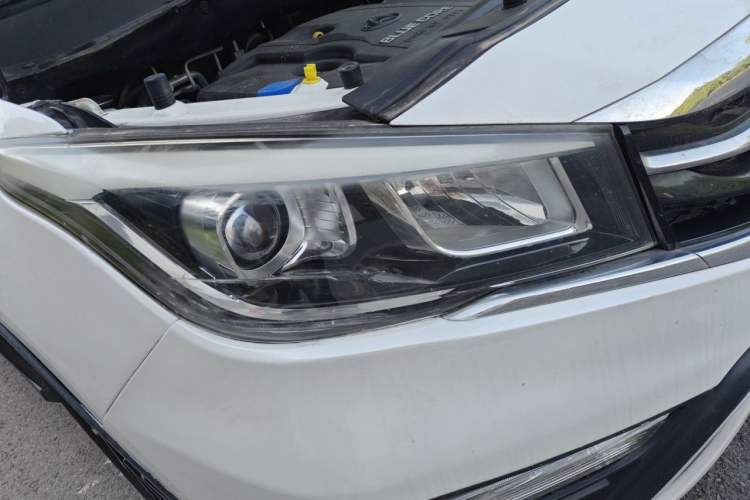 Used CHANGAN OSHAN A800 2017 1.6L Manual Standard Edition Right Front Headlight
