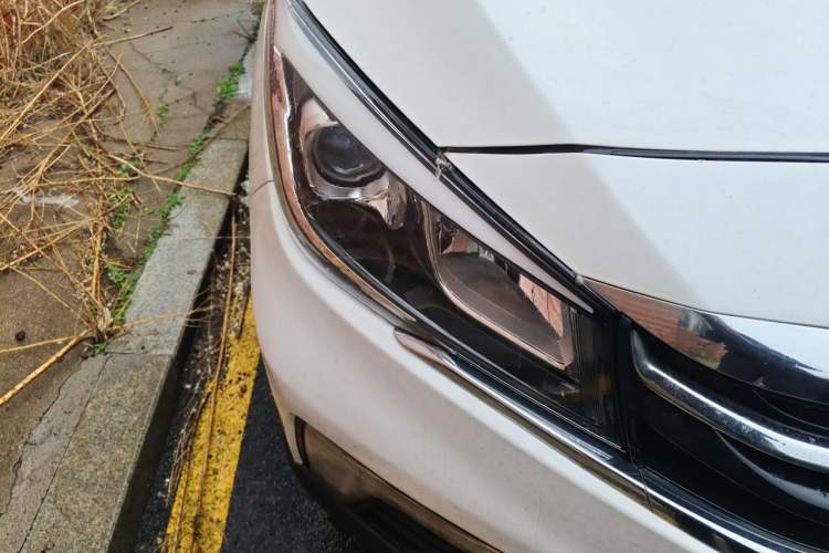 Used CHANGAN OSHAN A800 2017 1.6L Manual Comfort Model Right Front Headlight
