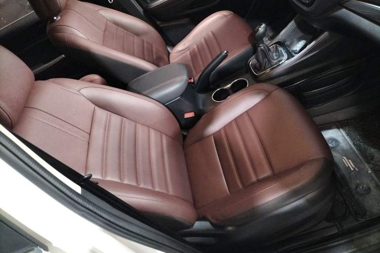 Used CHANGAN OSHAN A800 2017 1.5T Manual Luxury Model Right Front Seat