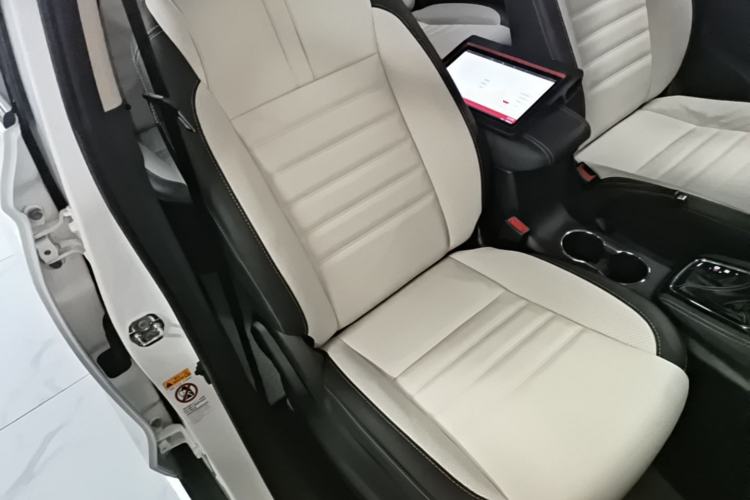 Used CHANGAN OSHAN A800 2017 1.5T Automatic Luxury Model Right Front Seat