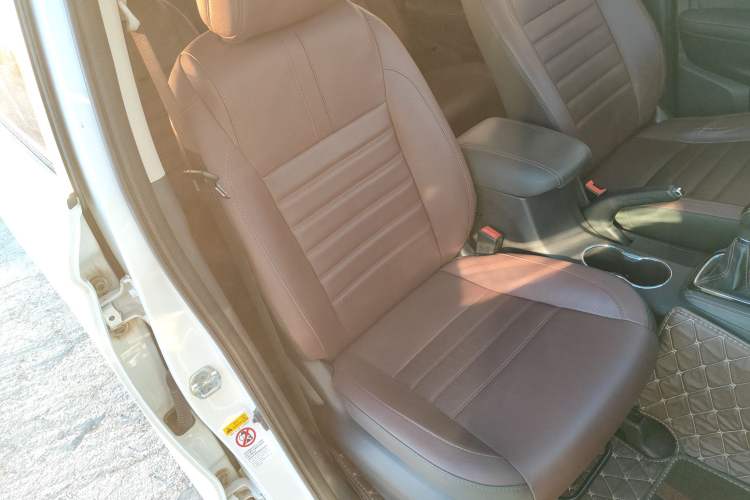 Used CHANGAN OSHAN A800 2017 1.6L Manual Luxury Model Right Front Seat
