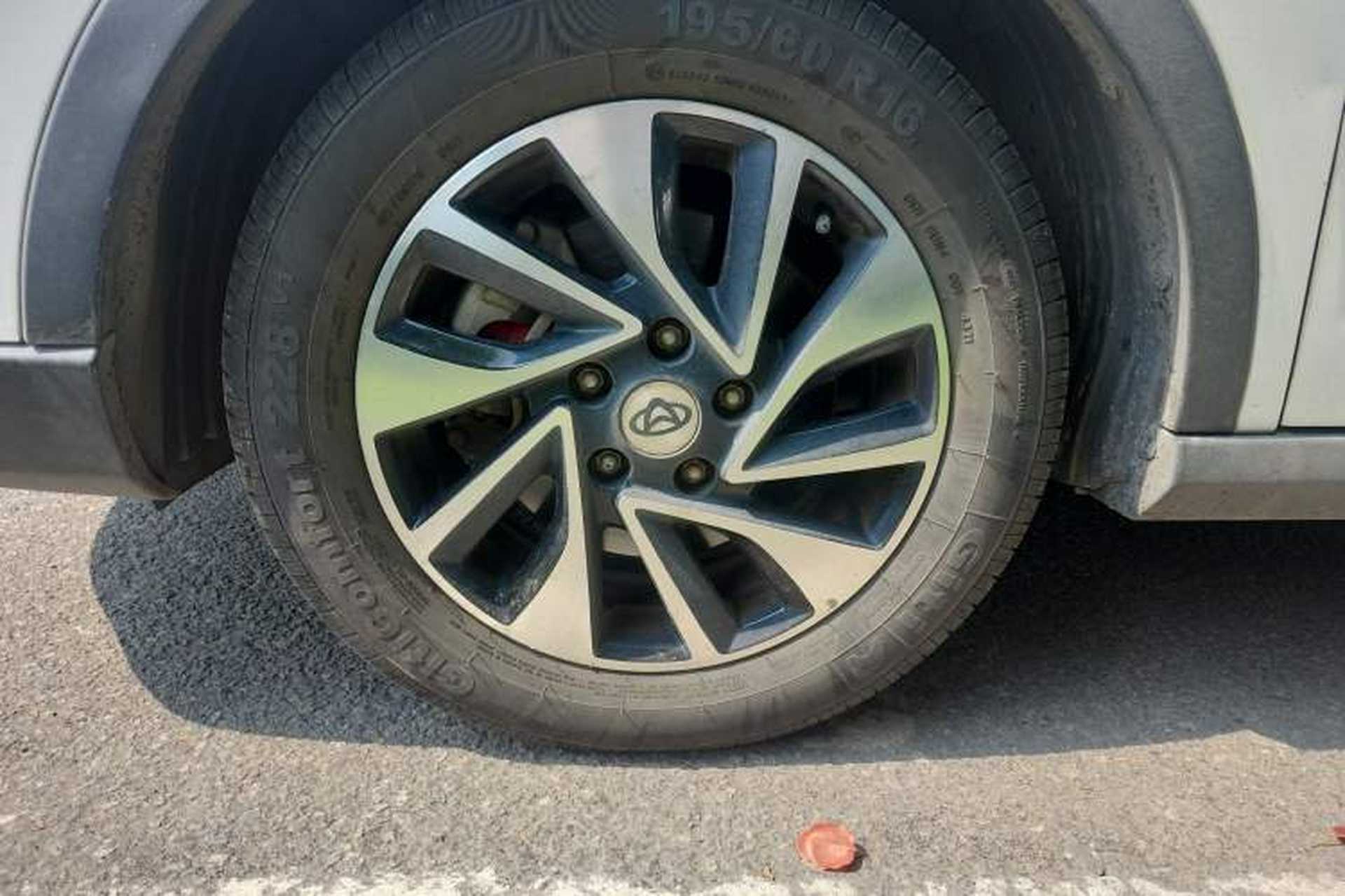 Used CHANGAN OSHAN A800 2017 1.6L Manual Comfort Model Right Front Wheel Hub