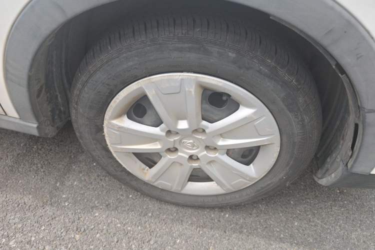Used CHANGAN OSHAN A800 2017 1.5T Automatic Comfort Model Right Front Wheel Hub