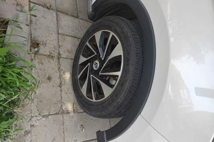 Used CHANGAN OSHAN A800 2017 1.5T Manual Luxury Model Right Front Wheel Hub