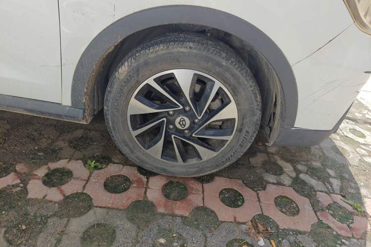 Used CHANGAN OSHAN A800 2017 1.6L Manual Comfort Model Right Front Wheel Hub