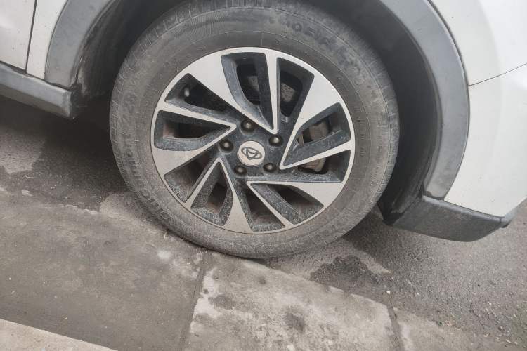 Used CHANGAN OSHAN A800 2017 1.6L Manual Comfort Model Right Front Wheel Hub