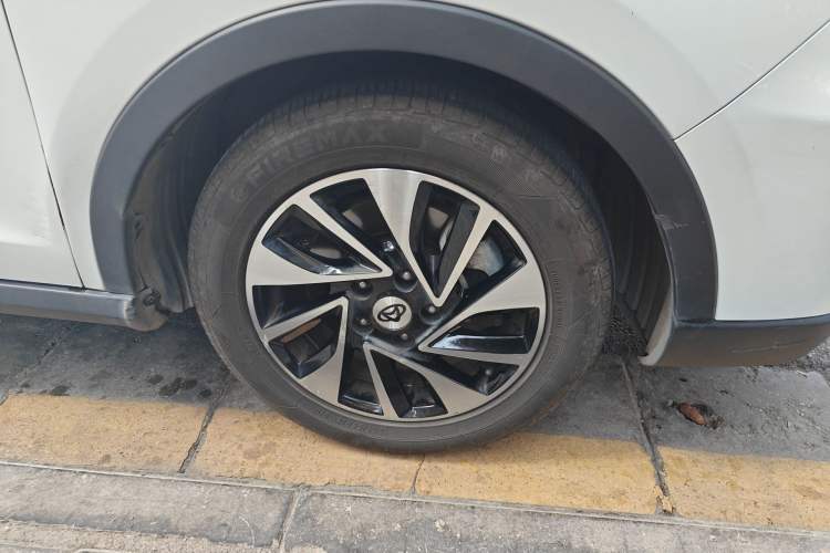 Used CHANGAN OSHAN A800 2017 1.6L Manual Luxury Model Right Front Wheel Hub