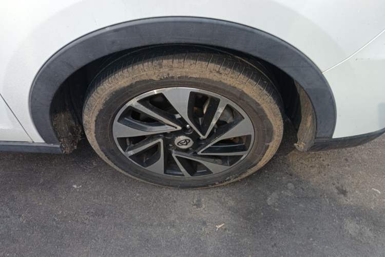 Used CHANGAN OSHAN A800 2017 1.5T Manual Luxury Model Right Front Wheel Hub