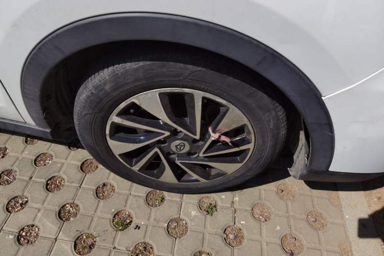Used CHANGAN OSHAN A800 2017 1.6L Manual Comfort Model Right Front Wheel Hub