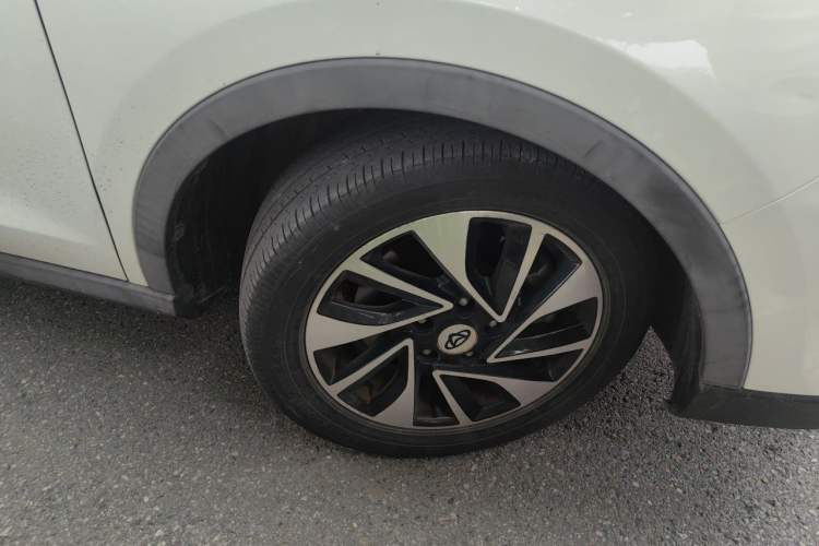 Used CHANGAN OSHAN A800 2017 1.6L Manual Luxury Model Right Front Wheel Hub