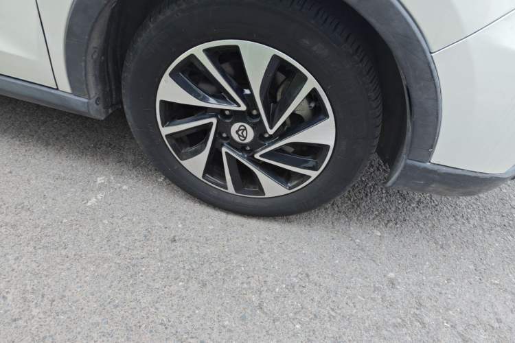 Used CHANGAN OSHAN A800 2017 1.6L Manual Standard Edition Right Front Wheel Hub