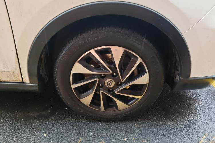 Used CHANGAN OSHAN A800 2017 1.6L Manual Comfort Model Right Front Wheel Hub