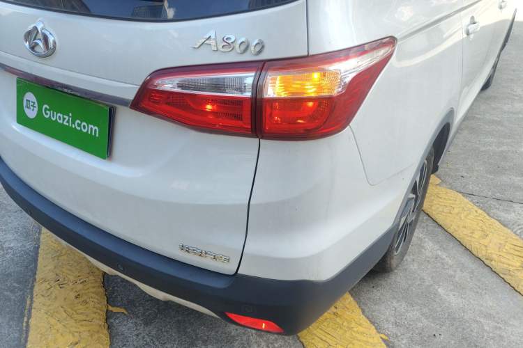Used CHANGAN OSHAN A800 2017 1.5T Manual Luxury Model Right Rear Taillight