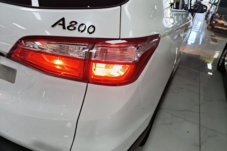 Used CHANGAN OSHAN A800 2017 1.5T Automatic Luxury Model Right Rear Taillight