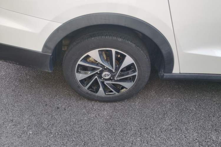 Used CHANGAN OSHAN A800 2017 1.5T Automatic ZhiZun Model Right Rear Wheel Hub