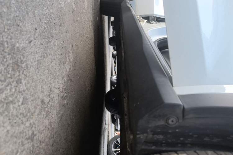 Used CHANGAN OSHAN A800 2017 1.6L Manual Comfort Model Right Side Sill
