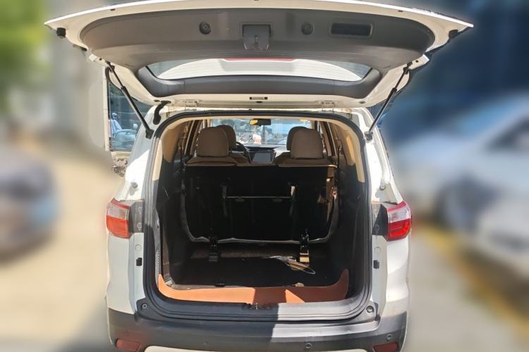 Used CHANGAN OSHAN A800 2017 1.5T Automatic ZhiZun Model Trunk